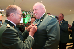 Vorsitzender Reinhard Jäger dankte Dr. Martin Alm für seine Arbeit.